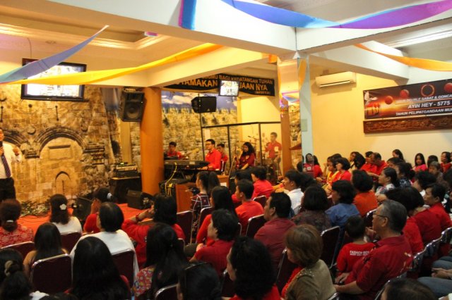 HUT GBI Pondok Gede Plaza ke 18