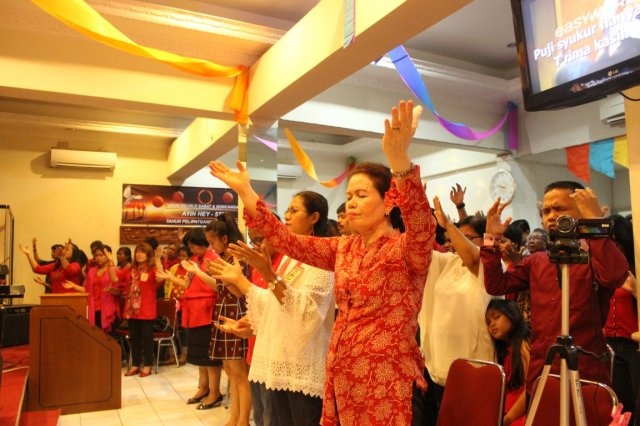 HUT GBI Pondok Gede Plaza ke 18